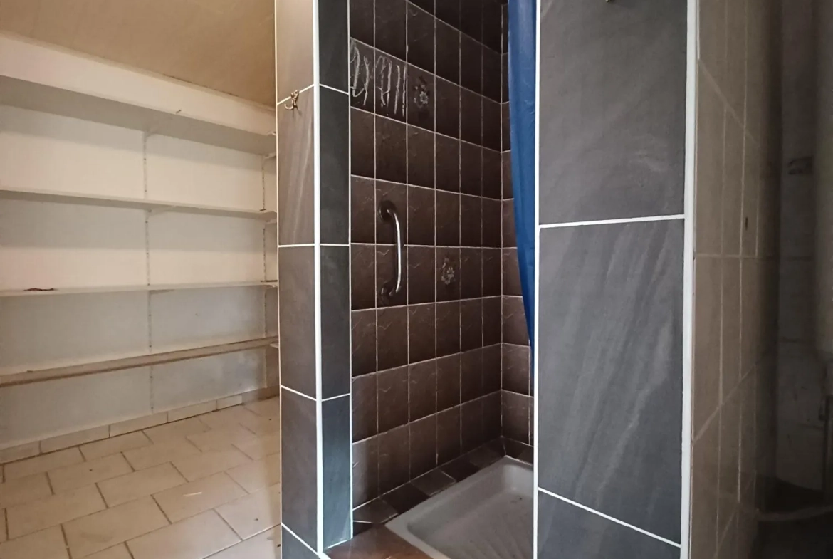 Maison à rénover de 65 m² avec jardin à Walscheid, proche Sarrebourg 