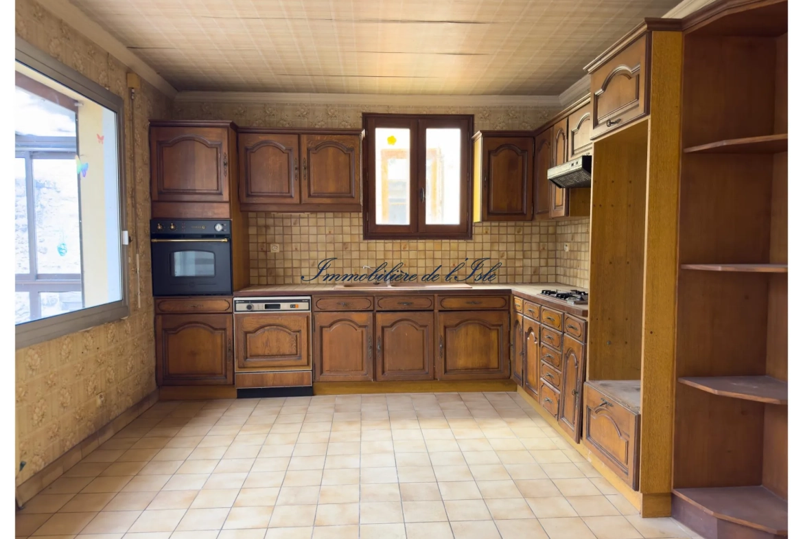 Charmante maison de bourg à Salignac-Eyvigues avec potentiel de rénovation à vendre 