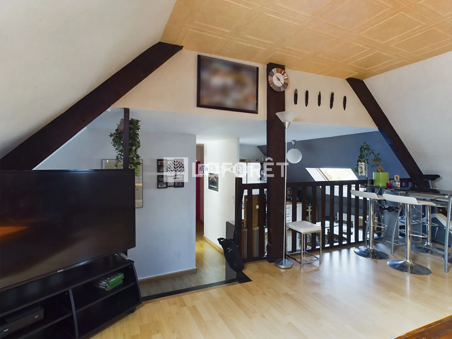 Bel appartement de style avec cachet au cœur de Pont-l'Abbé, 2 pièces, dernier étage 