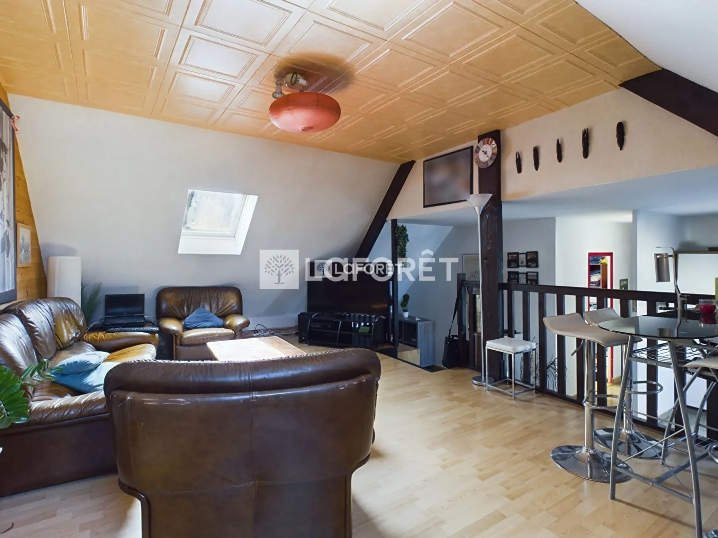 Bel appartement de style avec cachet au cœur de Pont-l'Abbé, 2 pièces, dernier étage 
