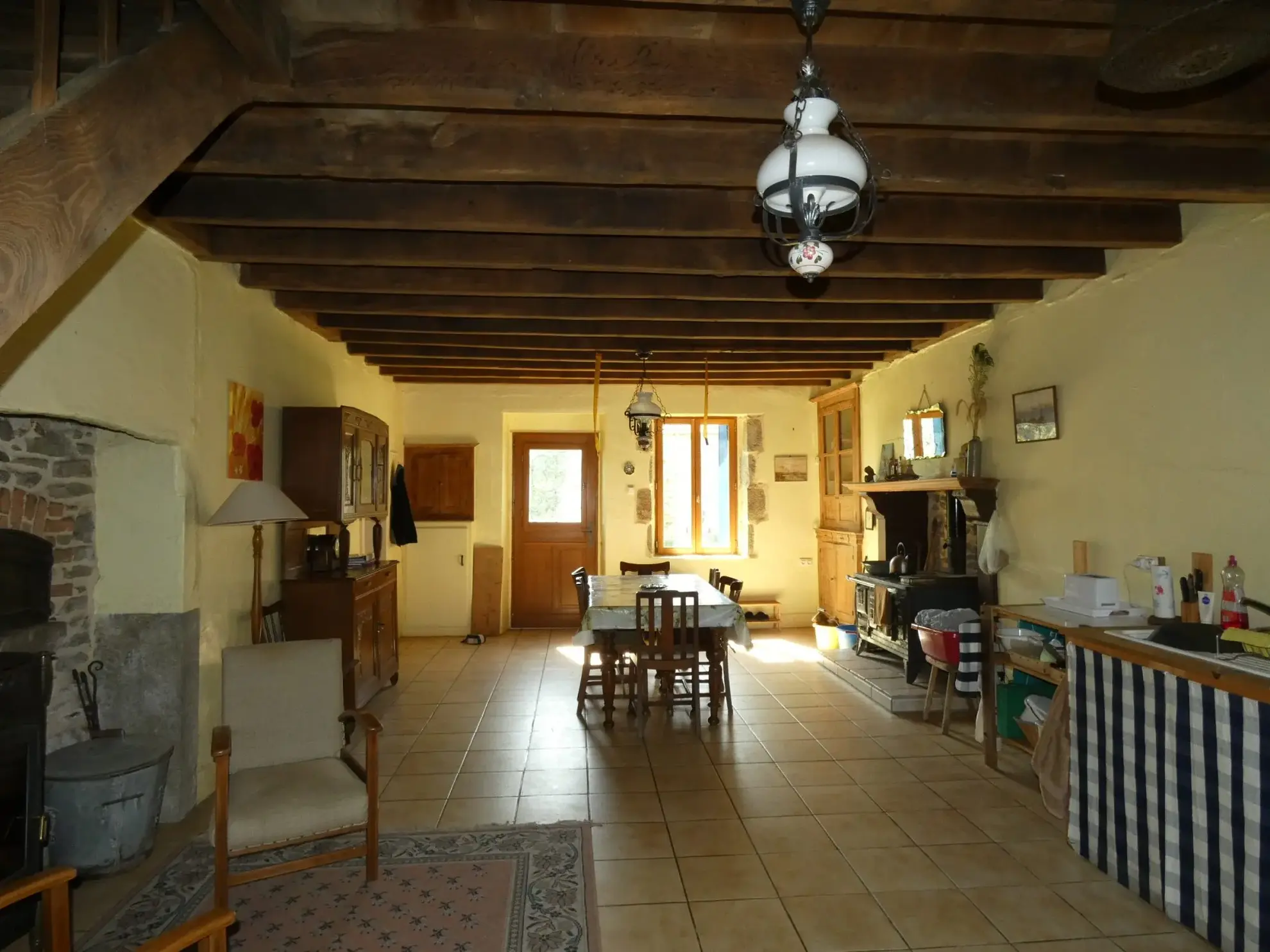 Maison en pierre à Jarnages de 123m² avec jardin et grange attenante 
