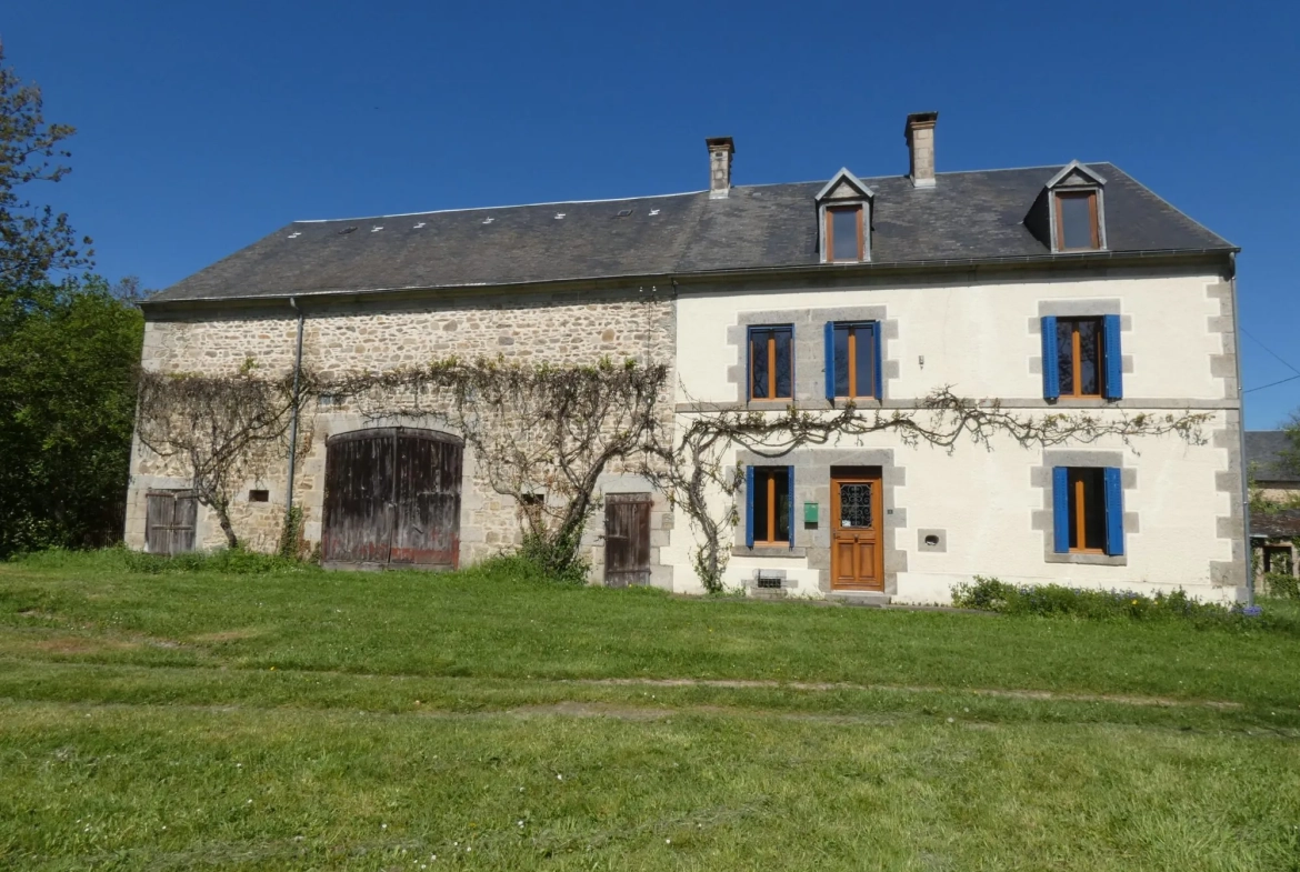 Maison en pierre à Jarnages de 123m² avec jardin et grange attenante 