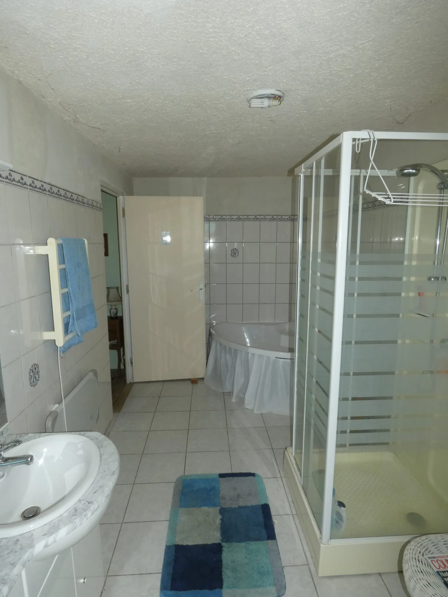 Maison en pierre à Jarnages de 123m² avec jardin et grange attenante 