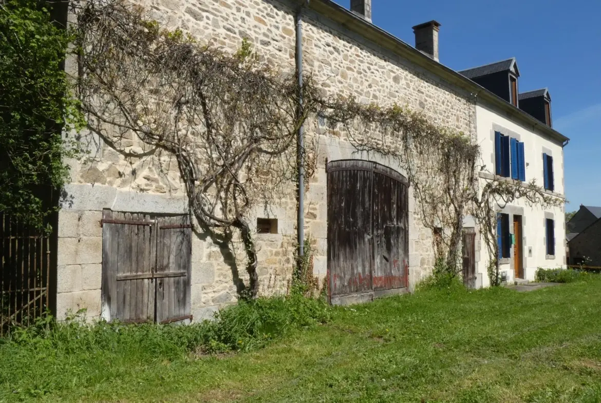 Maison en pierre à Jarnages de 123m² avec jardin et grange attenante 