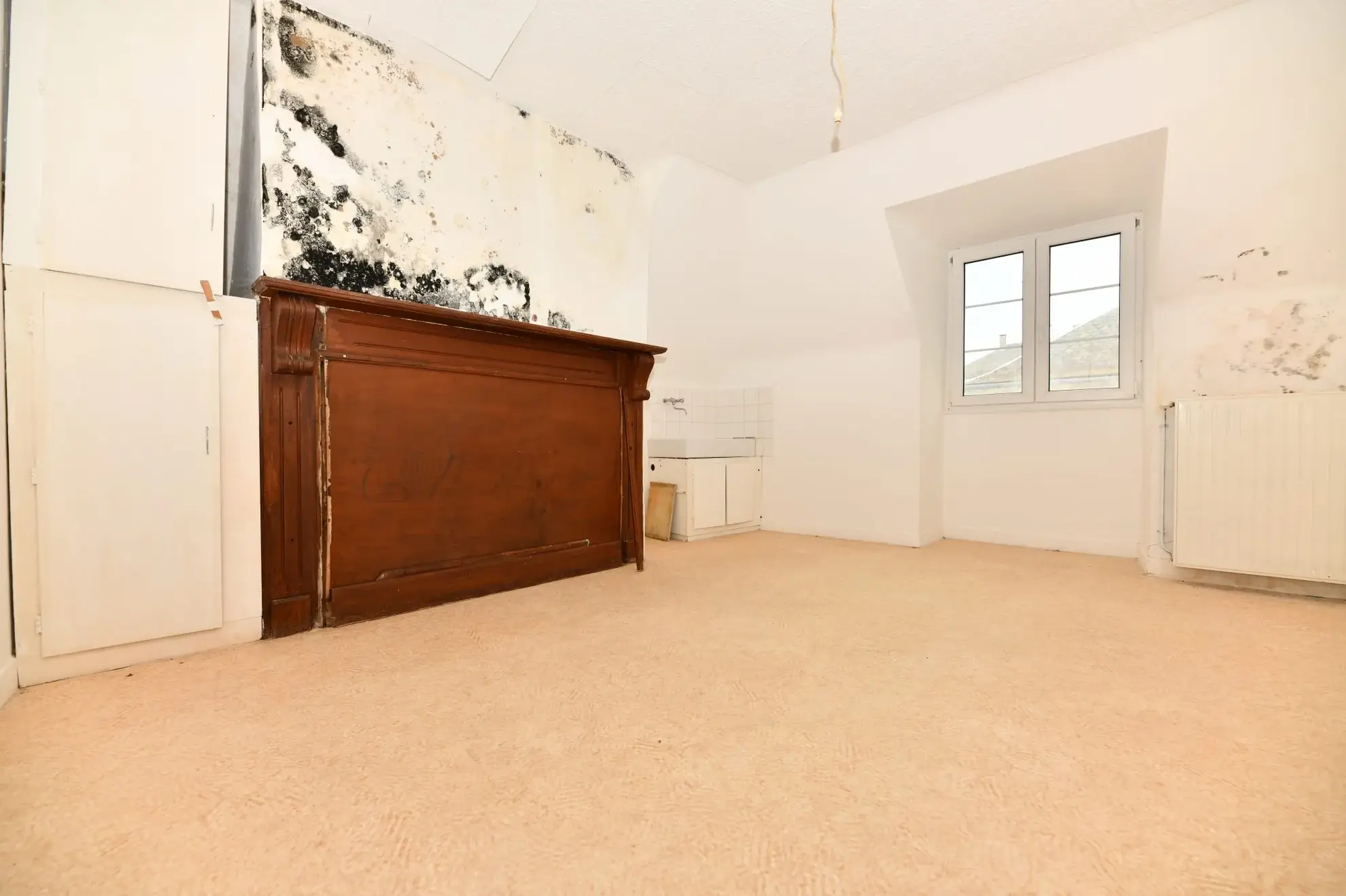 Immeuble résidentiel de 6 lots à Mauriac, 231 m², rénové, avec travaux de toiture en cours 