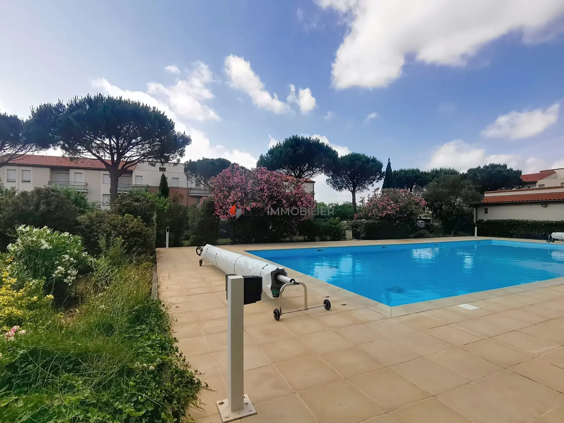 Appartement T3 à vendre à Saint-Estève avec terrasse et piscine 