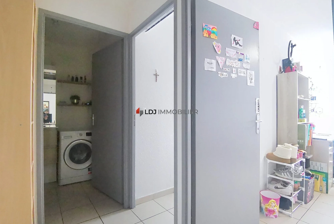 Appartement T3 à vendre à Saint-Estève avec terrasse et piscine 