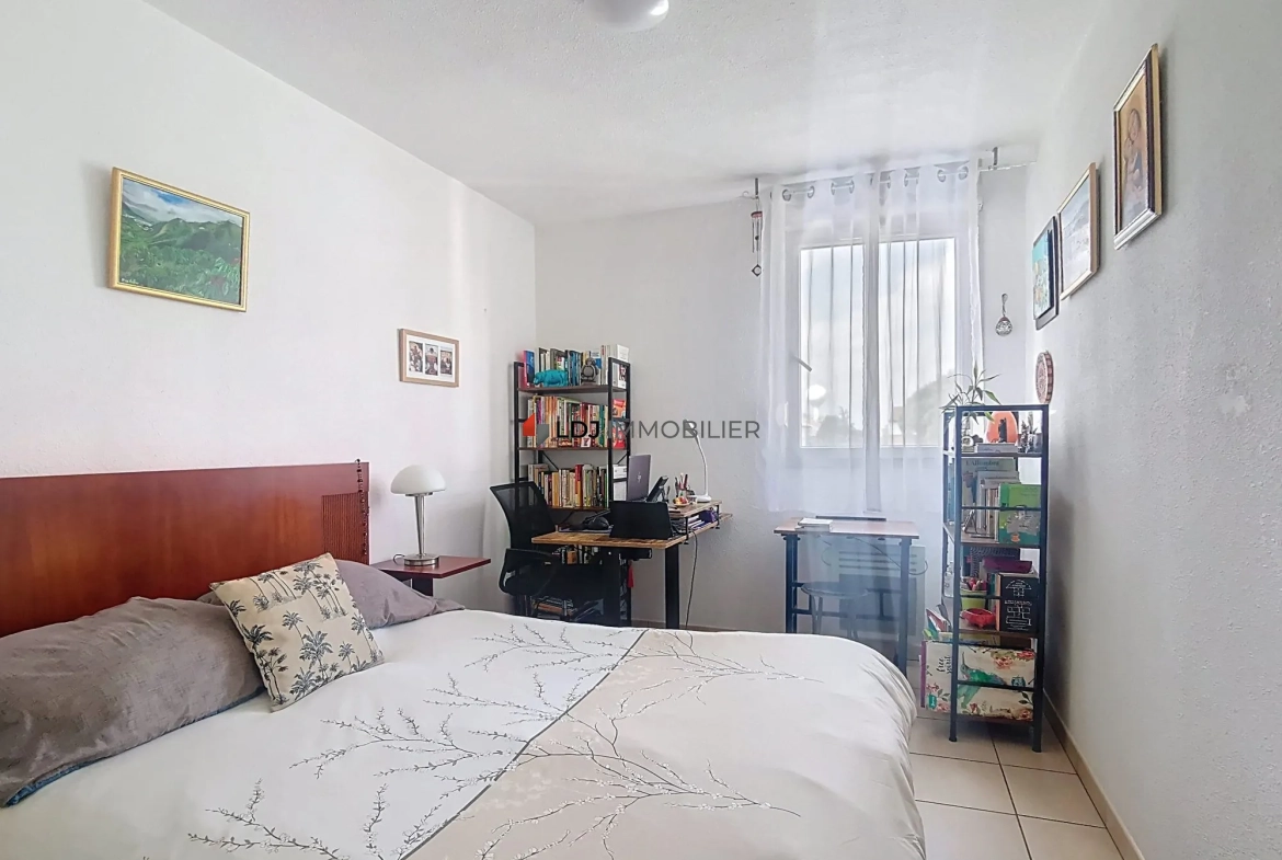 Appartement T3 à vendre à Saint-Estève avec terrasse et piscine 