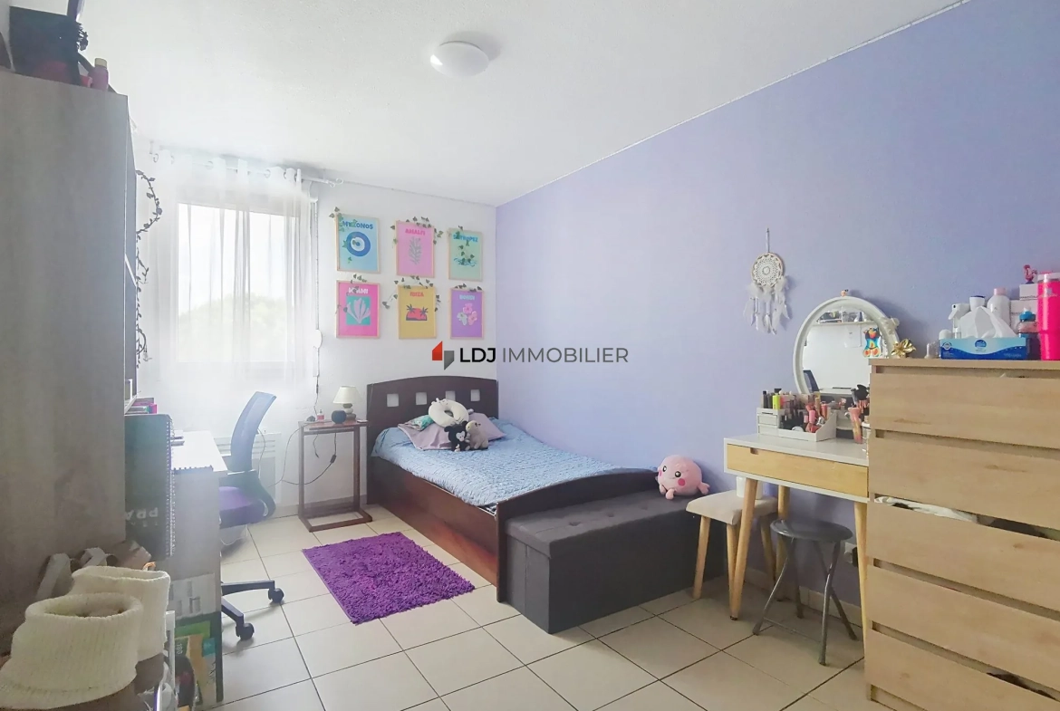 Appartement T3 à vendre à Saint-Estève avec terrasse et piscine 