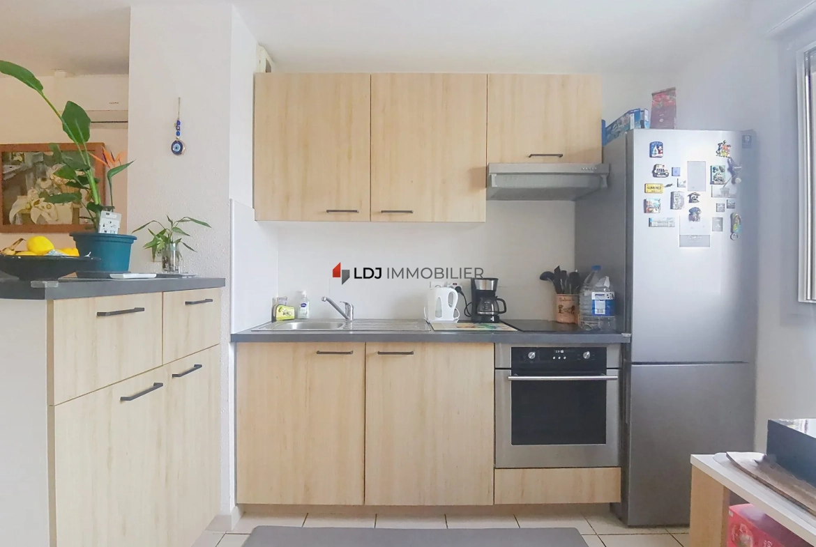 Appartement T3 à vendre à Saint-Estève avec terrasse et piscine 
