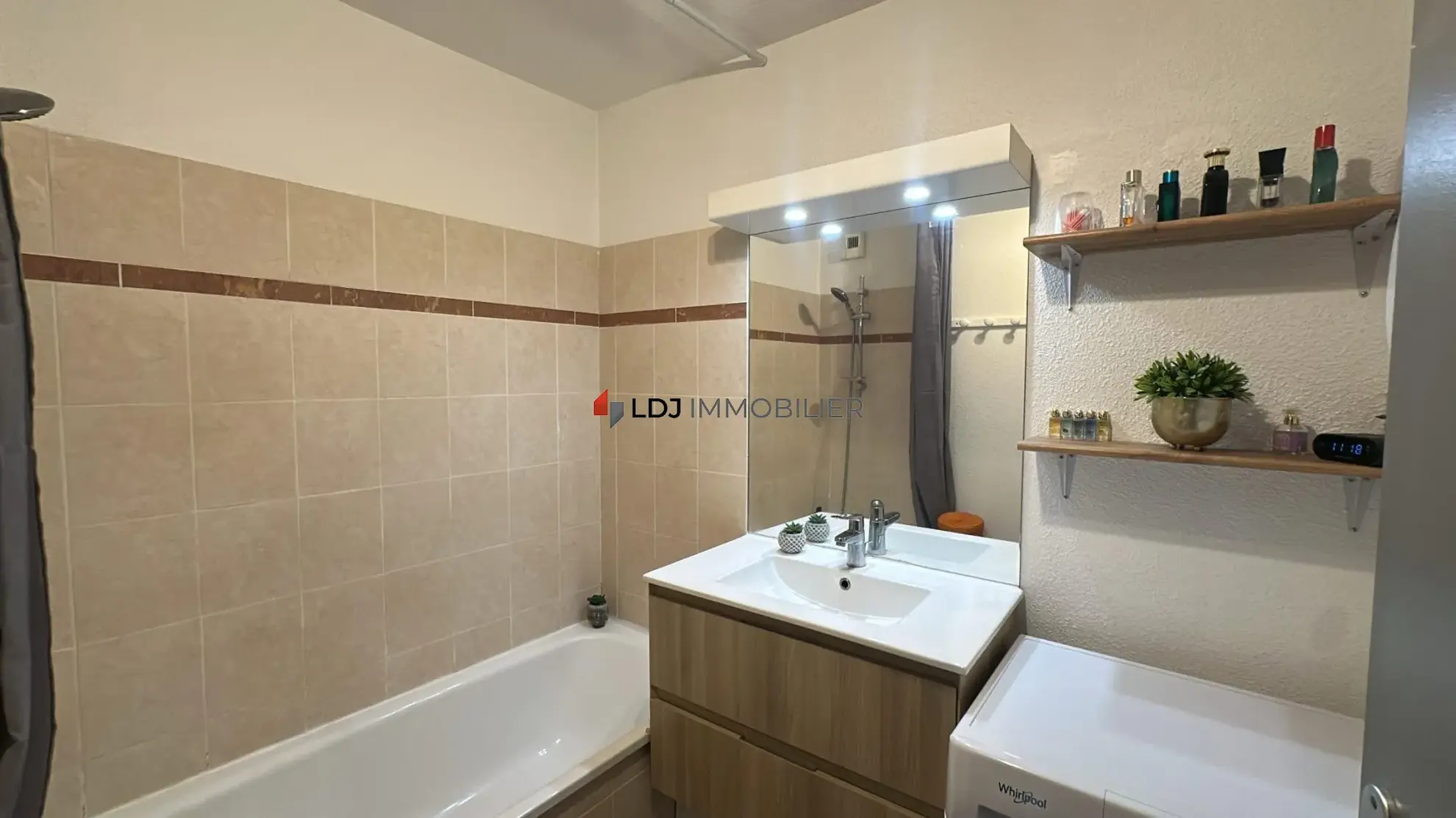 Appartement T3 à vendre à Saint-Estève avec terrasse et piscine 