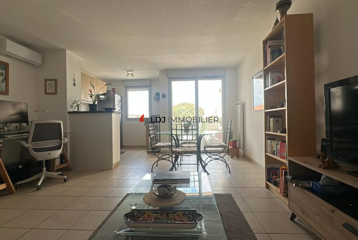 Appartement T3 à vendre à Saint-Estève avec terrasse et piscine 