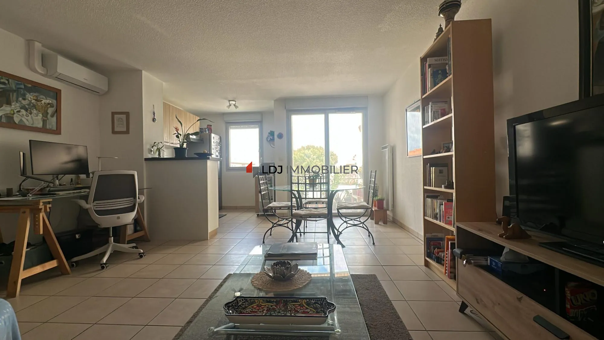 Appartement T3 à vendre à Saint-Estève avec terrasse et piscine 