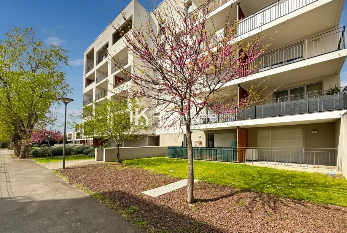 Bel appartement T3 à Toulouse avec terrasse et parking en rez-de-chaussée 