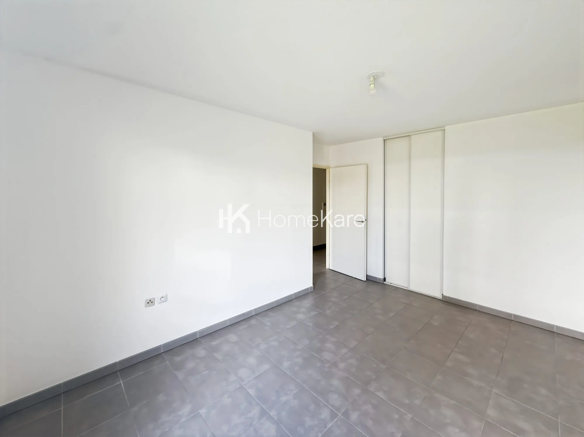 Bel appartement T3 à Toulouse avec terrasse et parking en rez-de-chaussée 