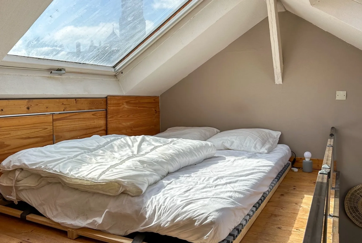 Maison rénovée avec terrasse à Rouen Saint Nicaise, proche commodités 
