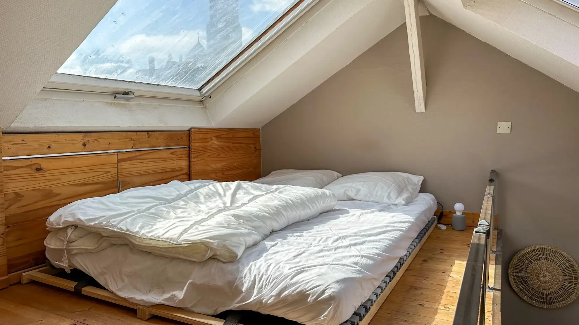 Maison rénovée avec terrasse à Rouen Saint Nicaise, proche commodités 