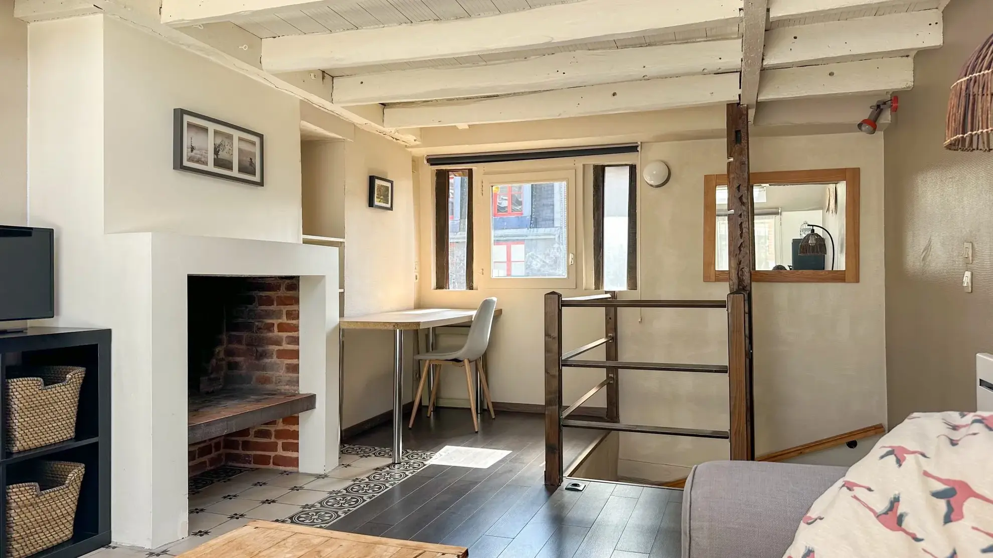 Maison rénovée avec terrasse à Rouen Saint Nicaise, proche commodités 