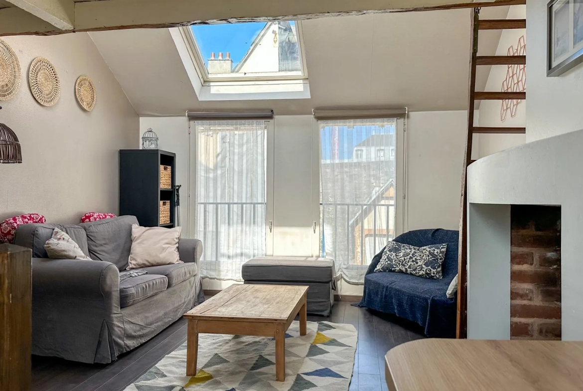 Maison rénovée avec terrasse à Rouen Saint Nicaise, proche commodités 