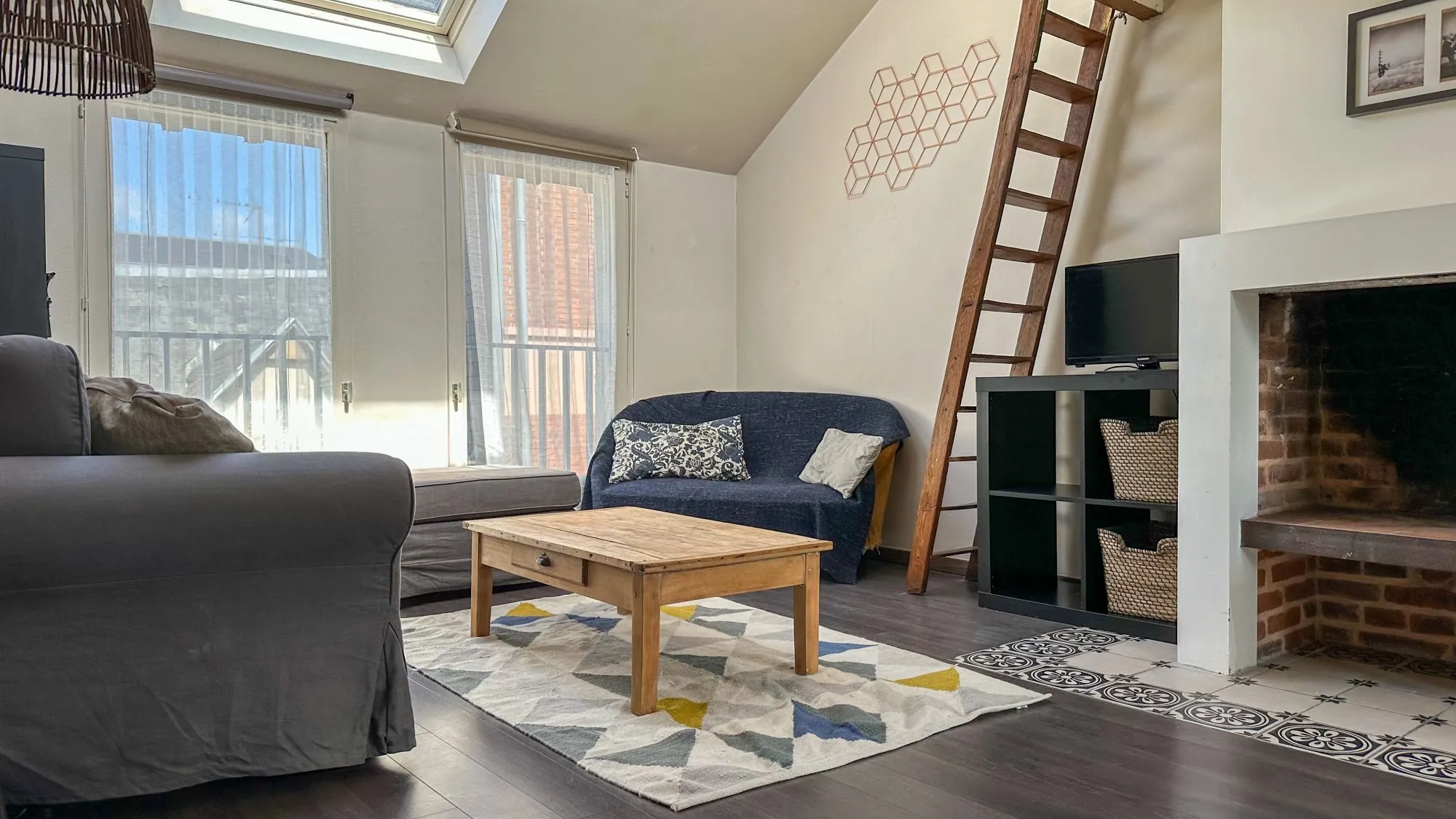 Maison rénovée avec terrasse à Rouen Saint Nicaise, proche commodités 