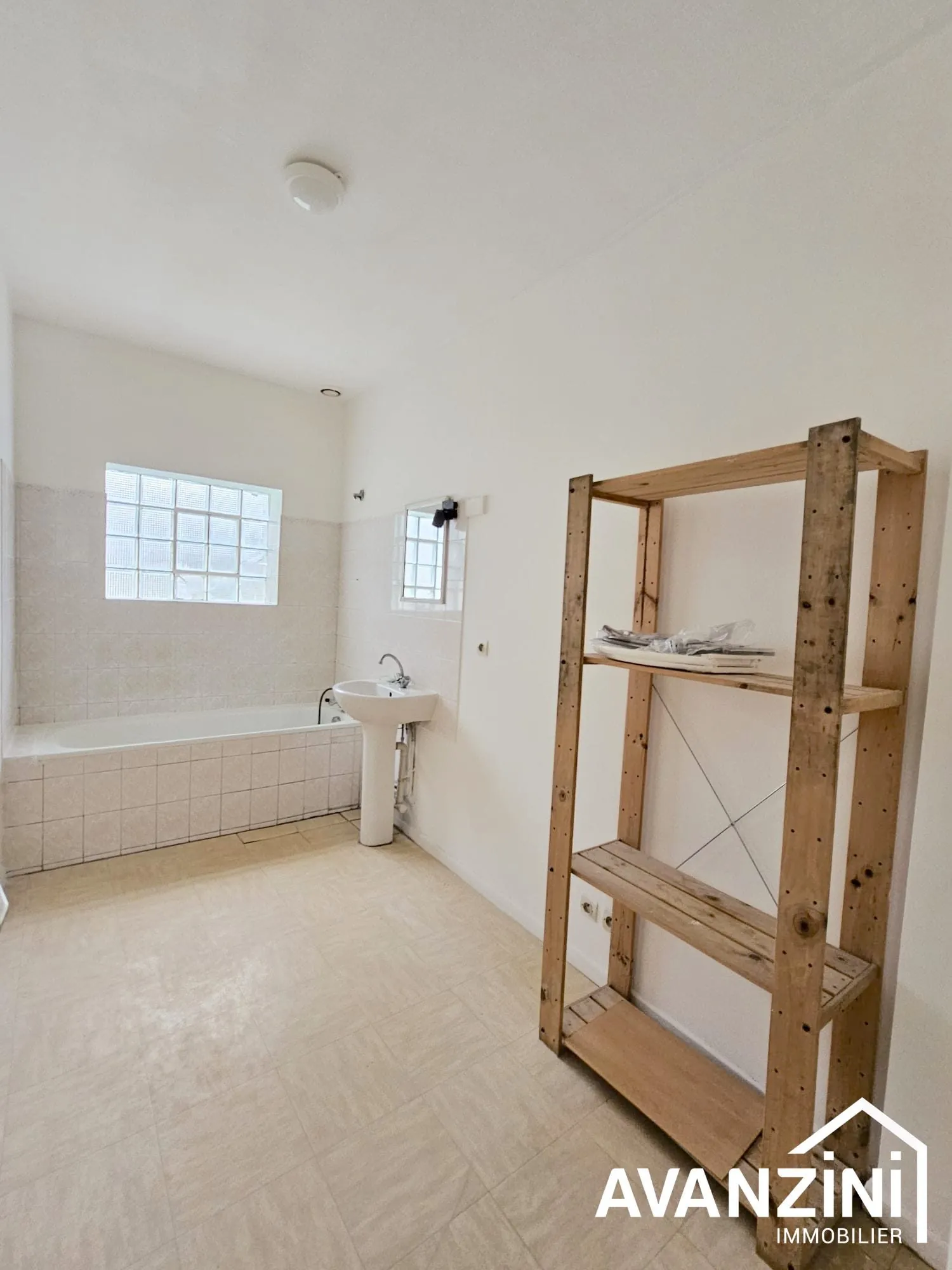 Grand duplex 3/4 pièces en centre-ville de Meaux - Investissement ou profession libérale 