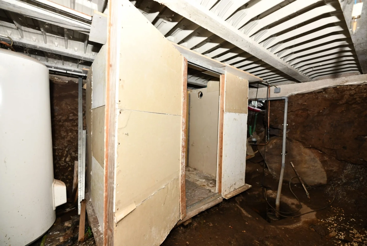 Maison 4 chambres rénovée à Pleaux - 105 m² avec jardin 