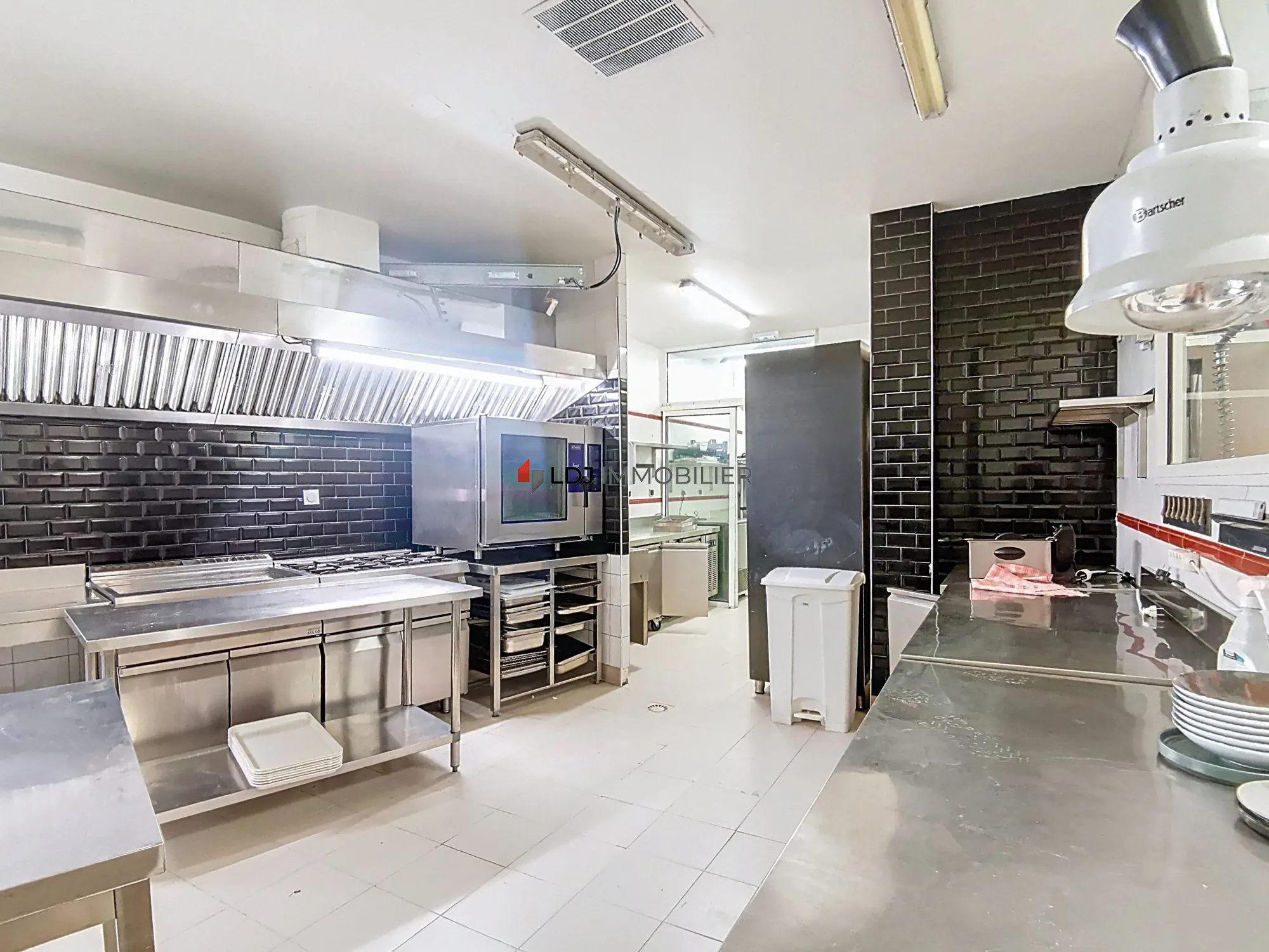 Mur commercial à vendre à Perpignan, emplacement Clémenceau, secteur idéal pour restauration 