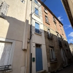 Petite maison de village à Esperaza avec 2 chambres, chauffage électrique, proximité du marché