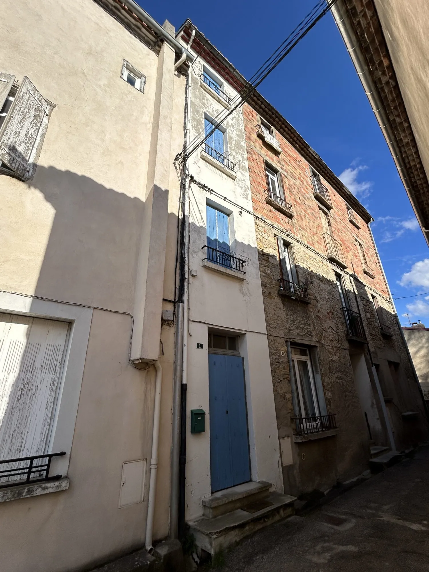 Petite maison de village à Esperaza avec 2 chambres, chauffage électrique, proximité du marché 
