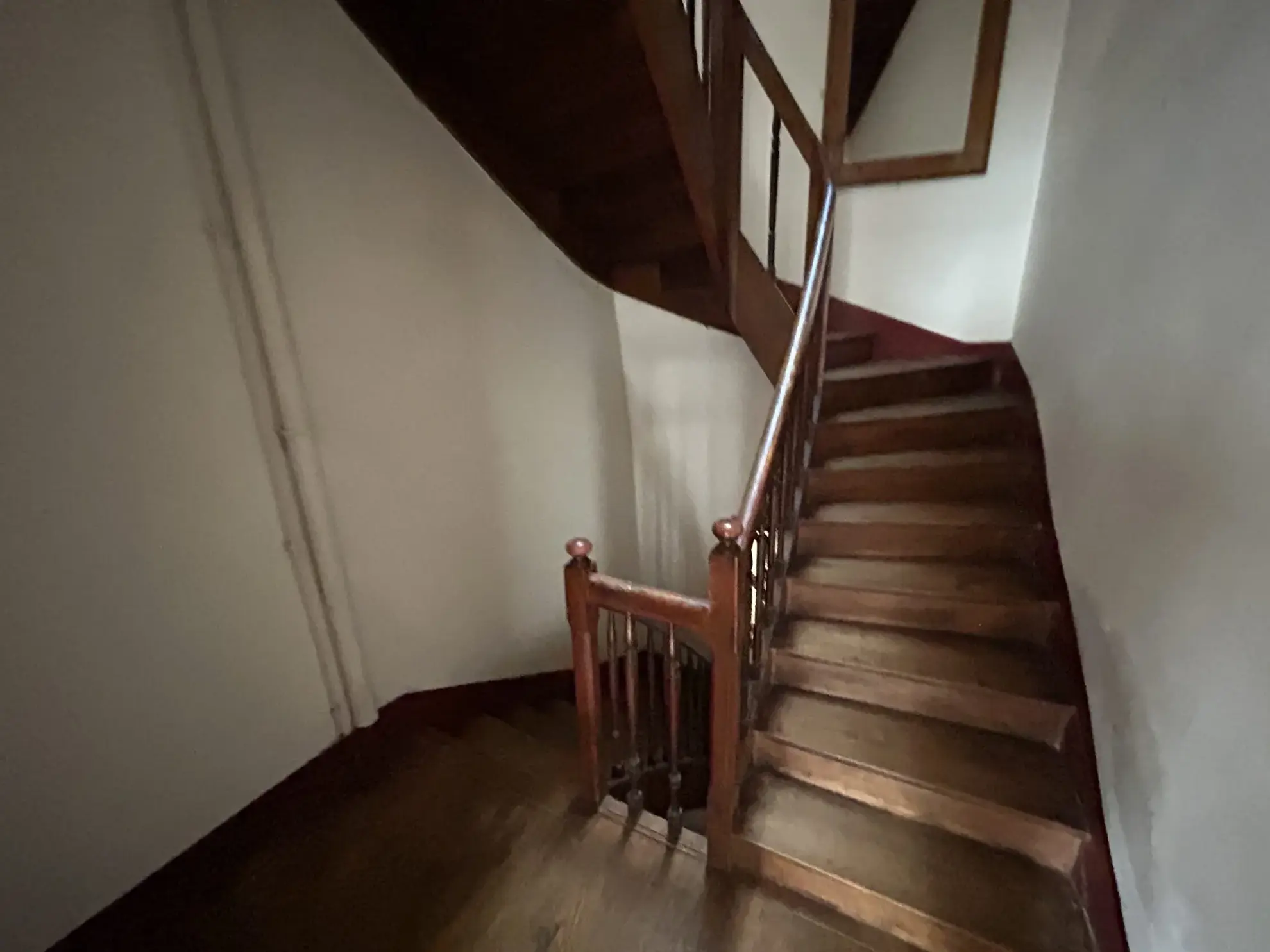 Petite maison de village à Esperaza avec 2 chambres, chauffage électrique, proximité du marché 