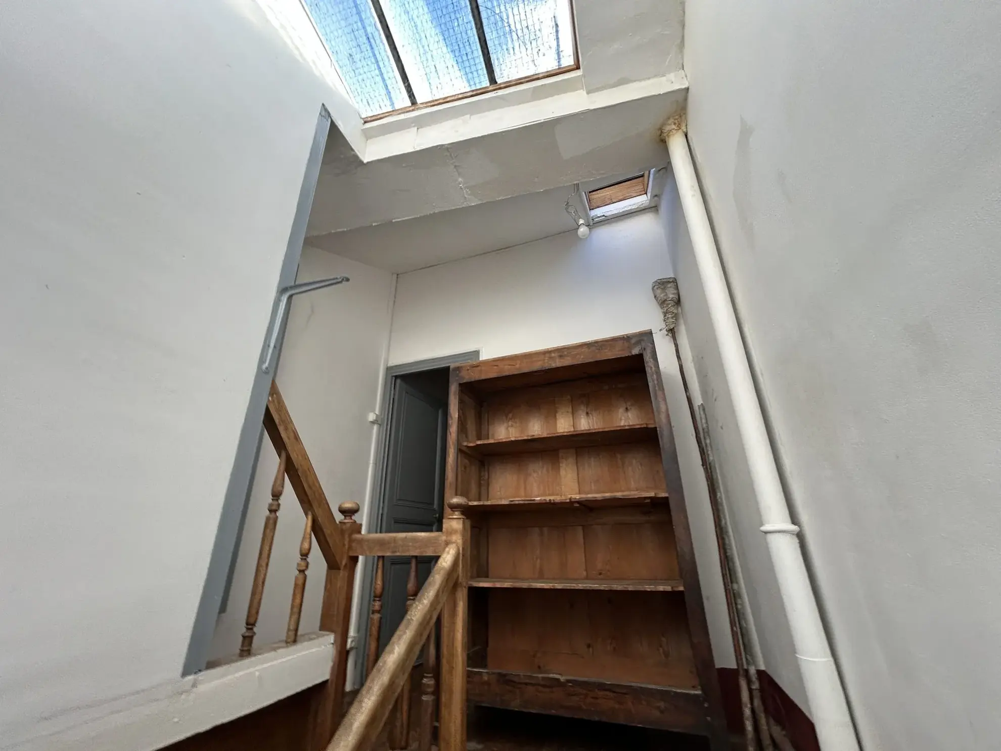 Petite maison de village à Esperaza avec 2 chambres, chauffage électrique, proximité du marché 