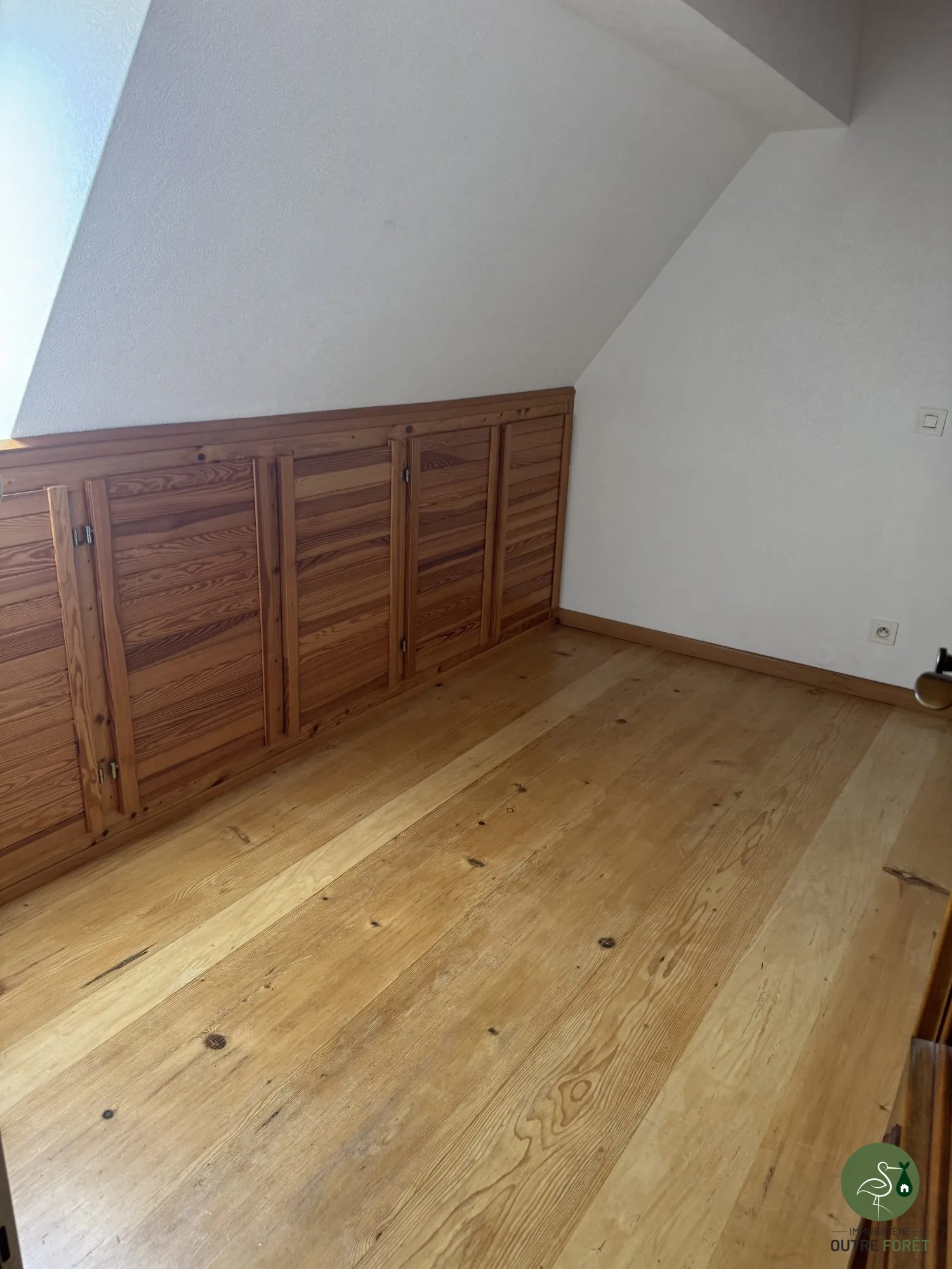 chambre enfant Maison mitoyenne alsacienne à Hermerswiller de 88 m² avec garage et cheminée 