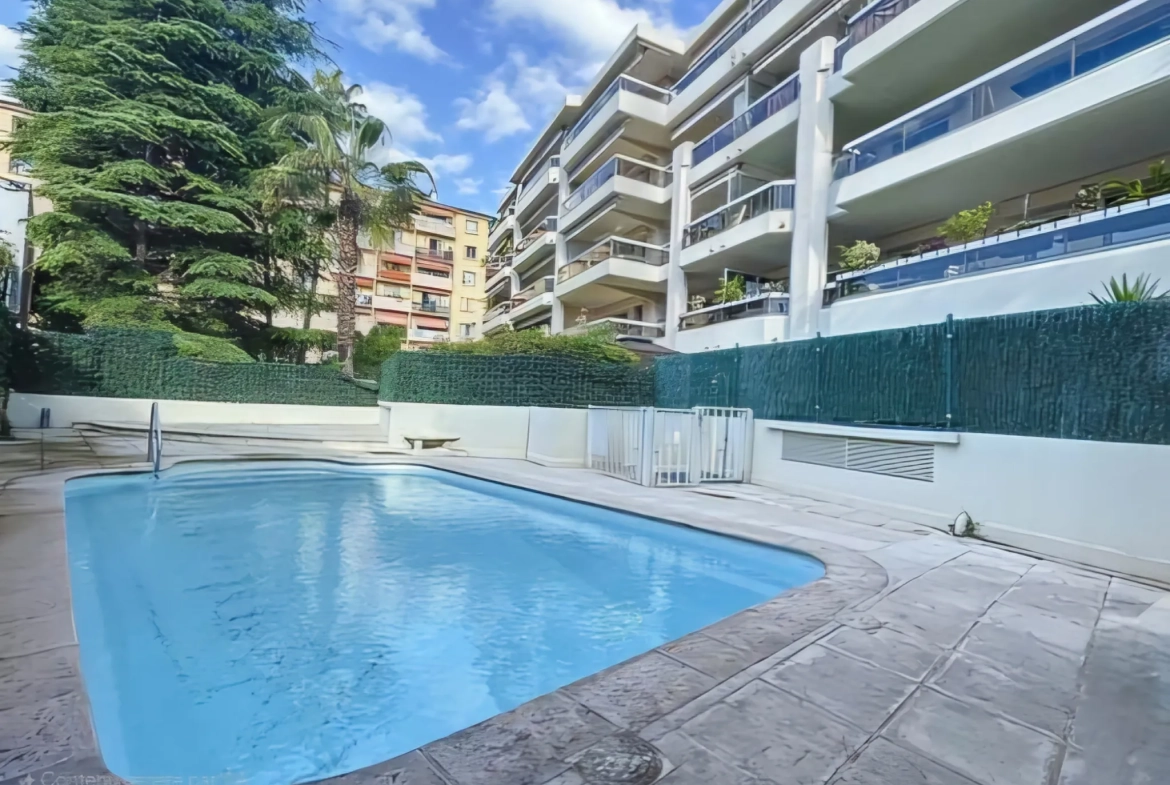 Studio à vendre à Cannes proche des commerces et transports 