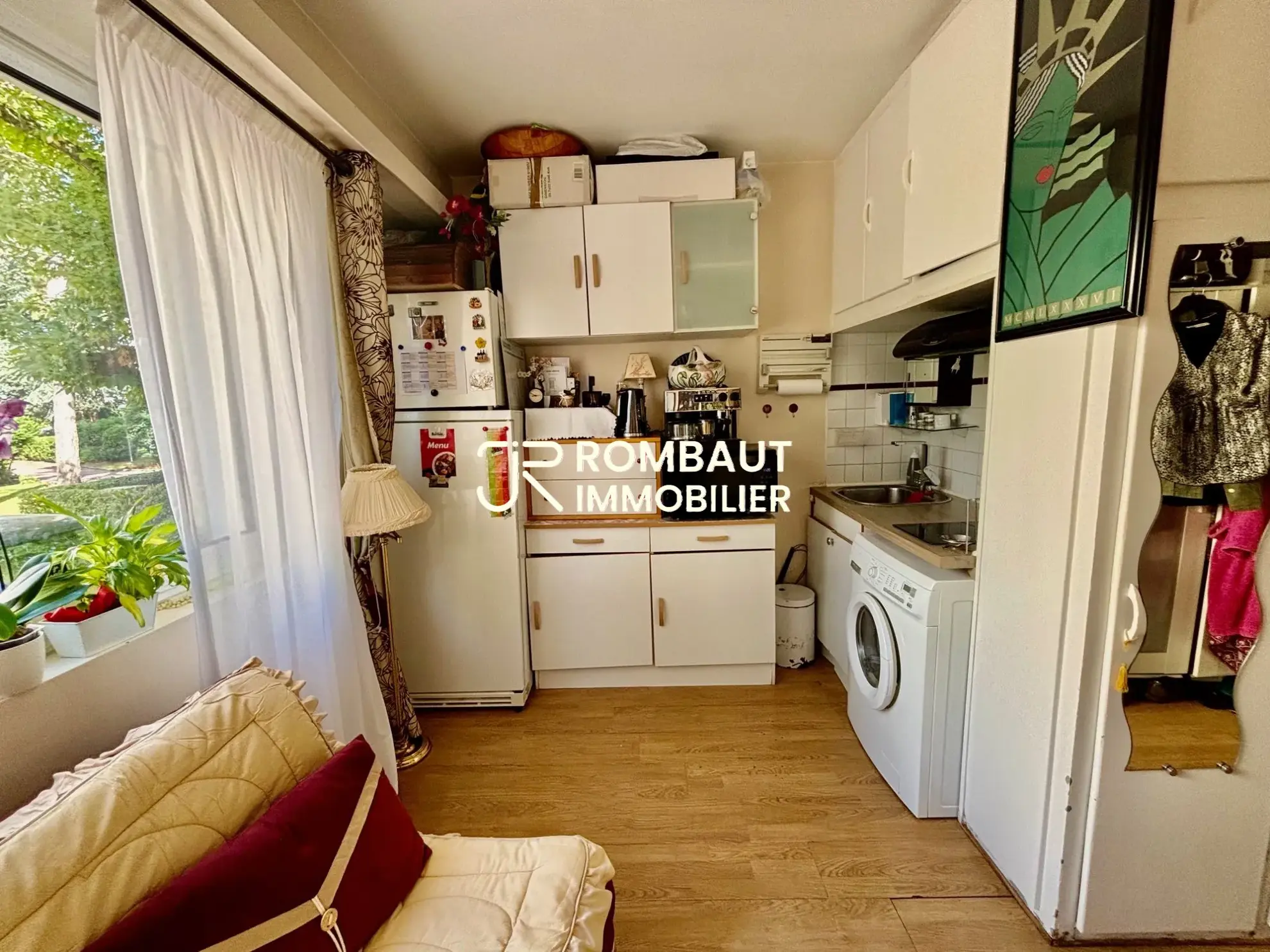 Studio lumineux à La Celle-Saint-Cloud avec stationnement et cuisine équipée 