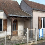 Maison ancienne de village à Montrichard, 2 chambres, cour et grange, idéal premier achat