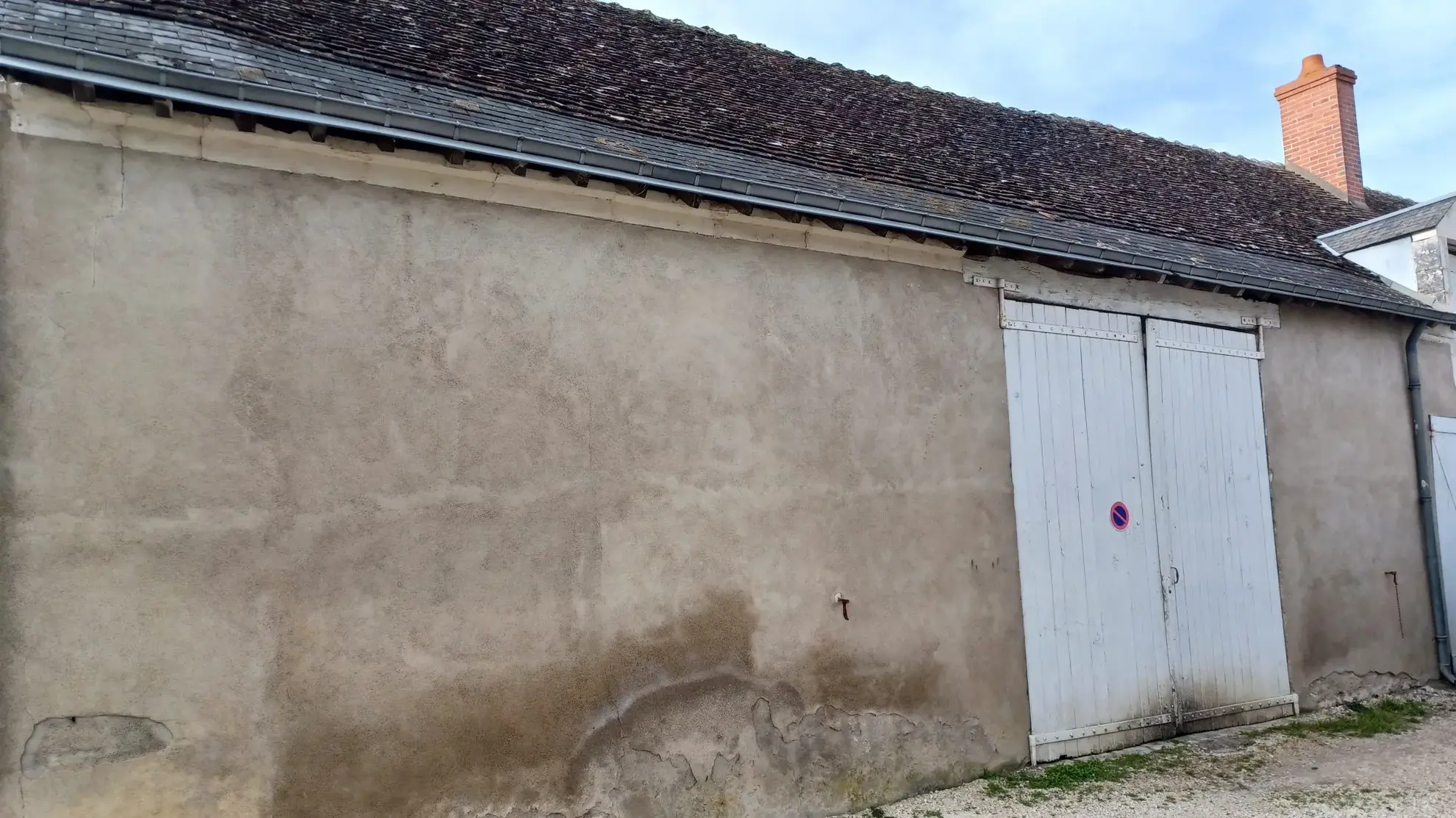 Maison ancienne de village à Montrichard, 2 chambres, cour et grange, idéal premier achat 