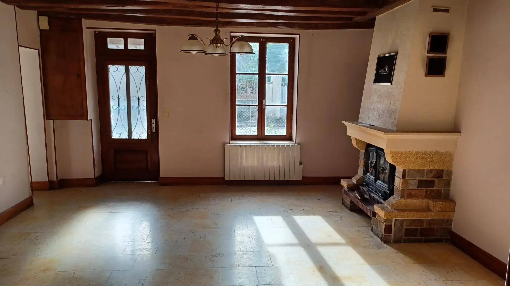 Maison ancienne de village à Montrichard, 2 chambres, cour et grange, idéal premier achat 