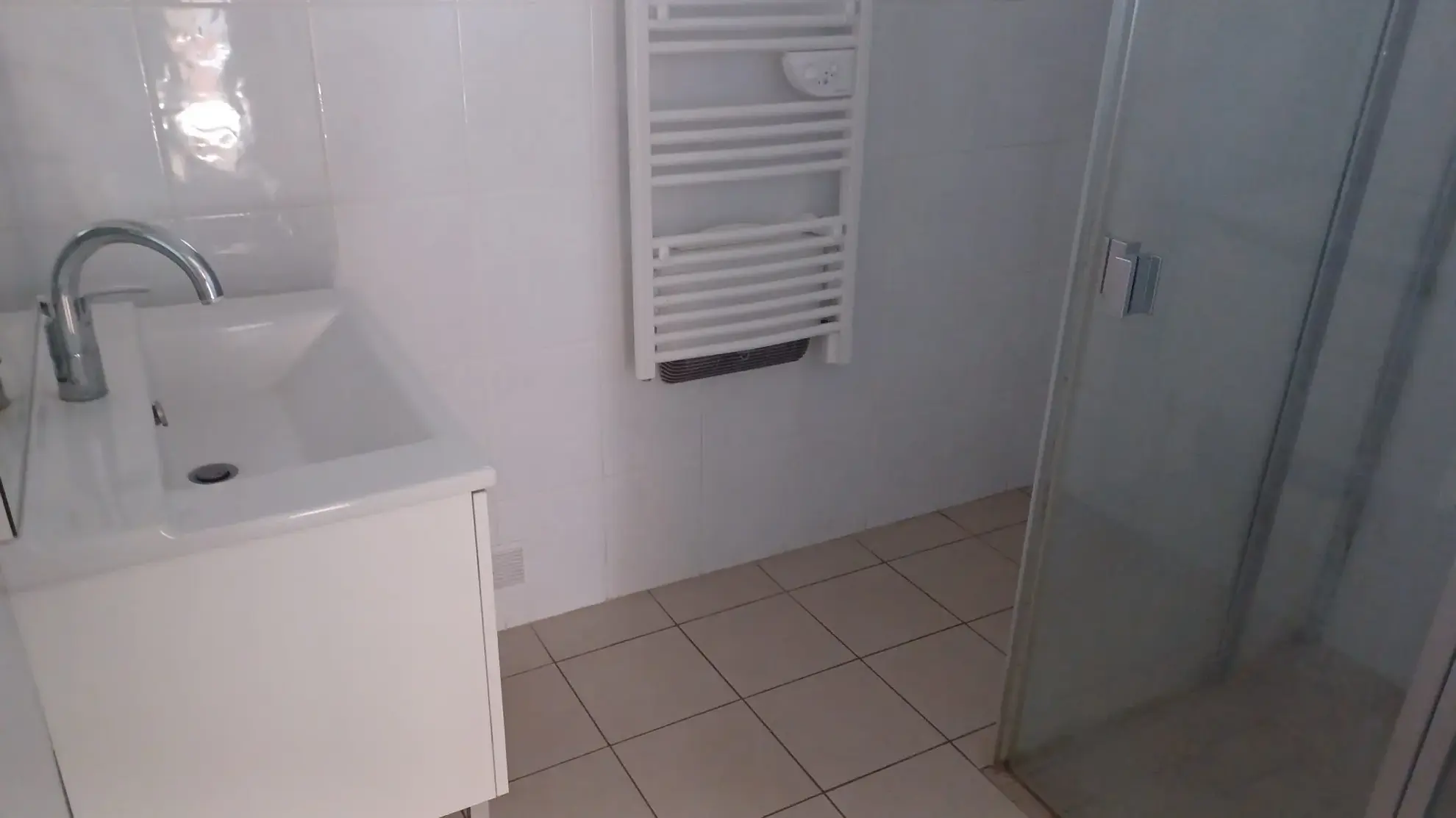 Maison ancienne de village à Montrichard, 2 chambres, cour et grange, idéal premier achat 