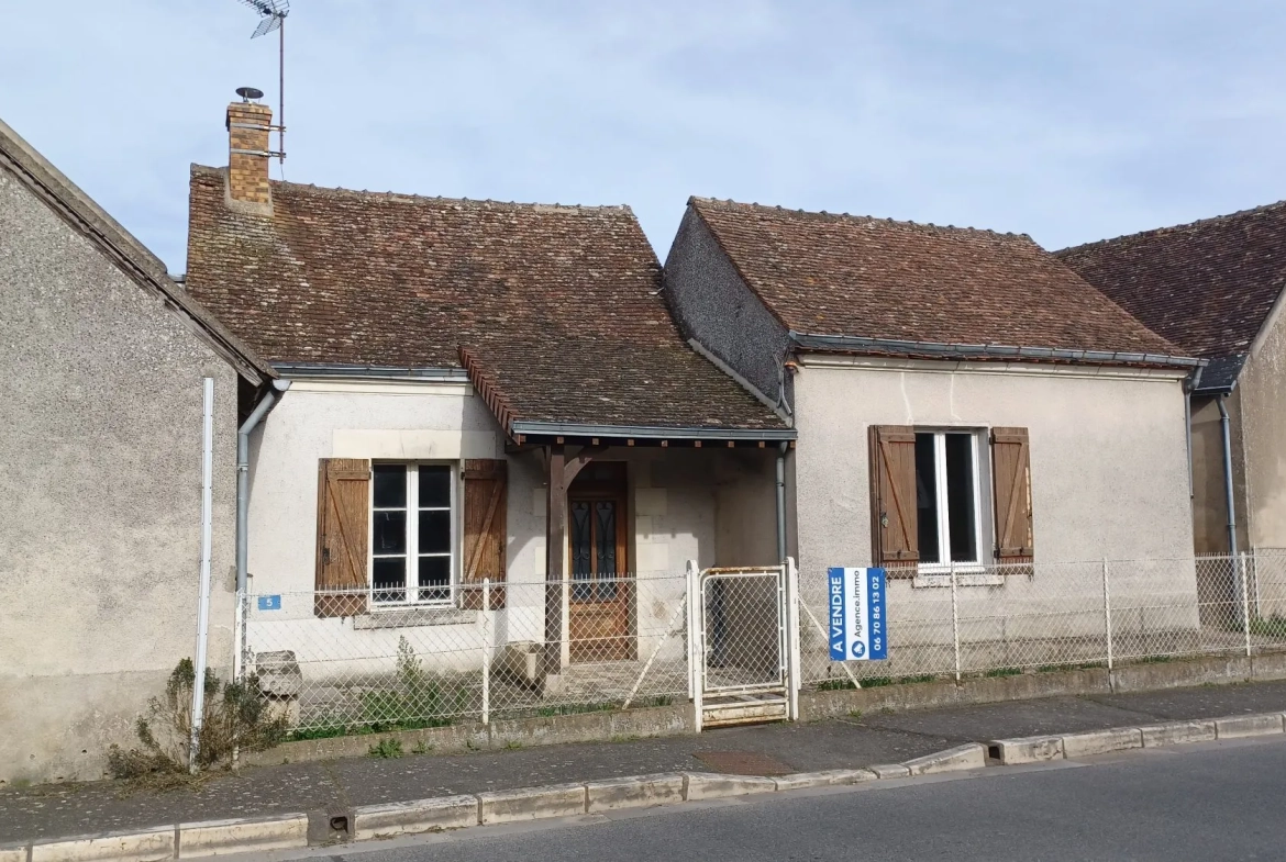 Maison ancienne de village à Montrichard, 2 chambres, cour et grange, idéal premier achat 