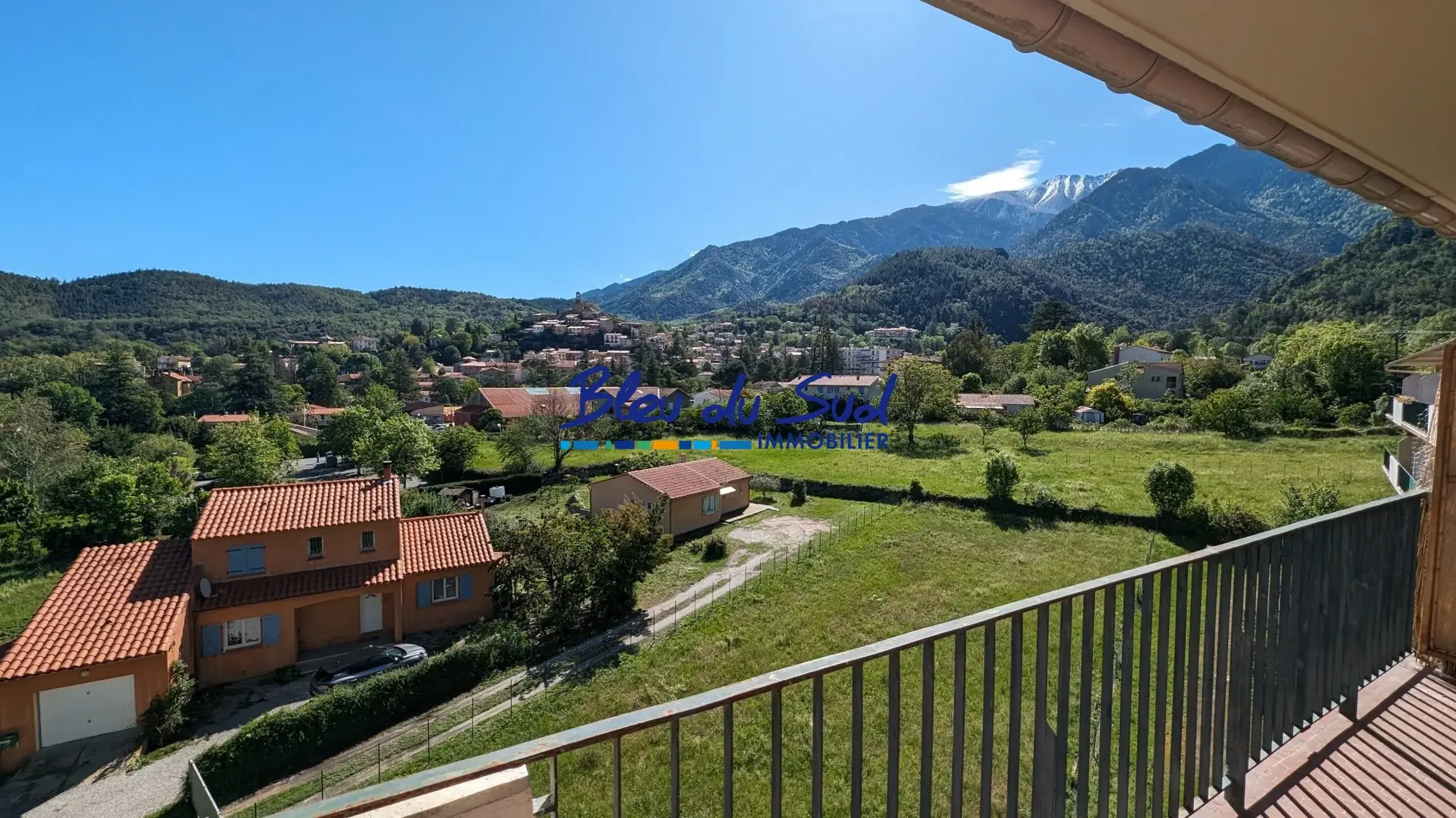 Appartement T2 traversant avec balcon, cave et garage à Vernet-les-Bains 