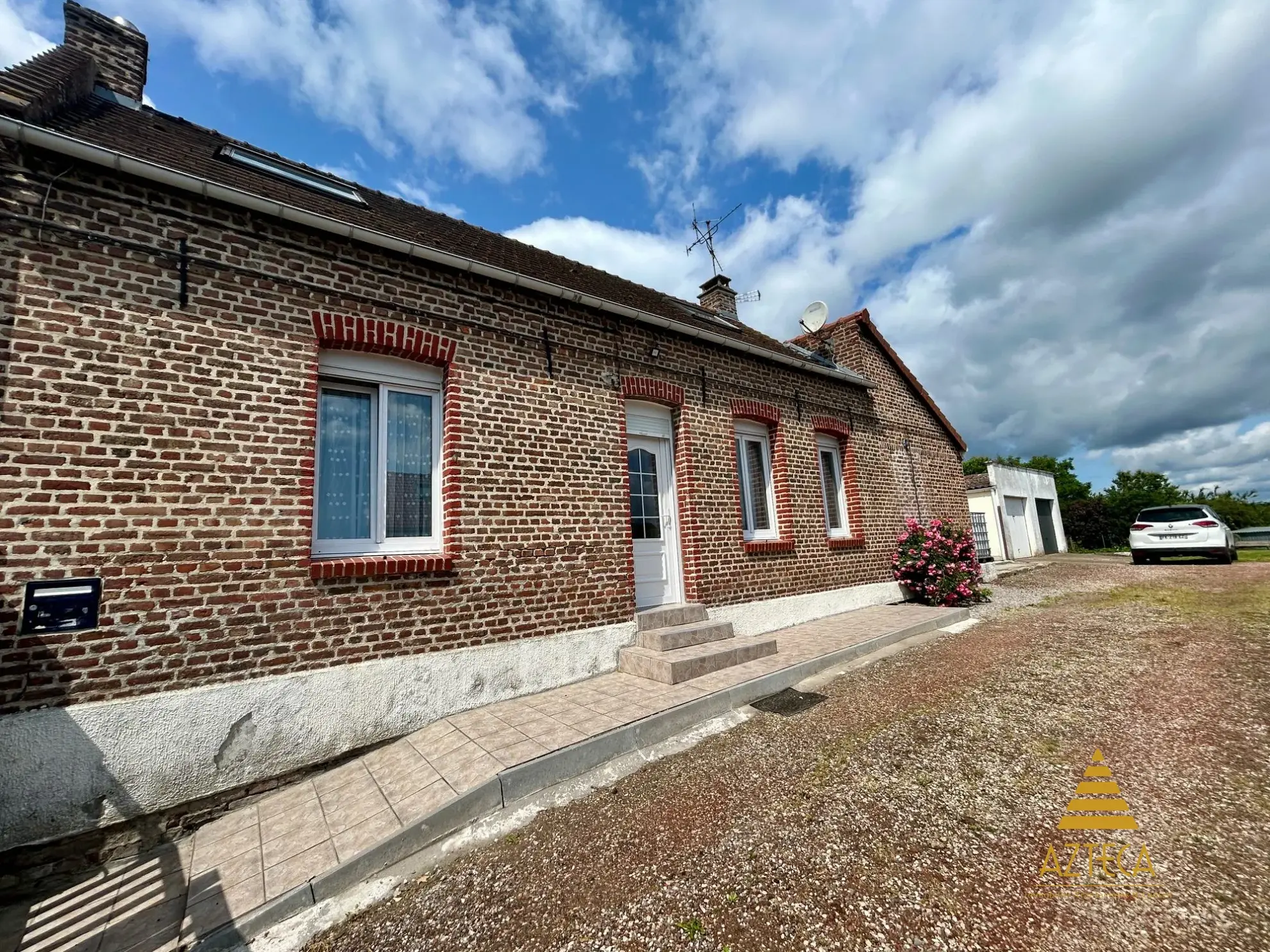 Maison à vendre à Estrun avec grand terrain et garage - Provençale et lumineuse 