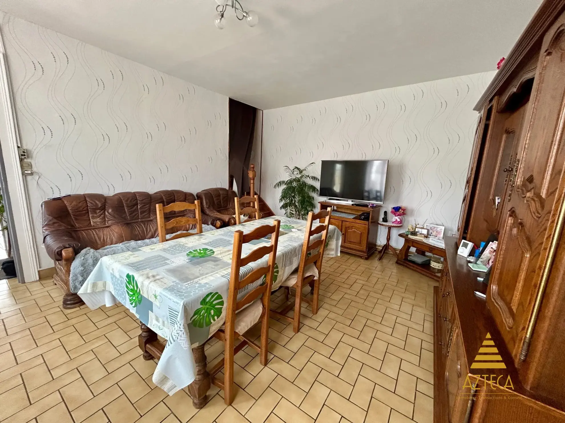 Maison à vendre à Estrun avec grand terrain et garage - Provençale et lumineuse 