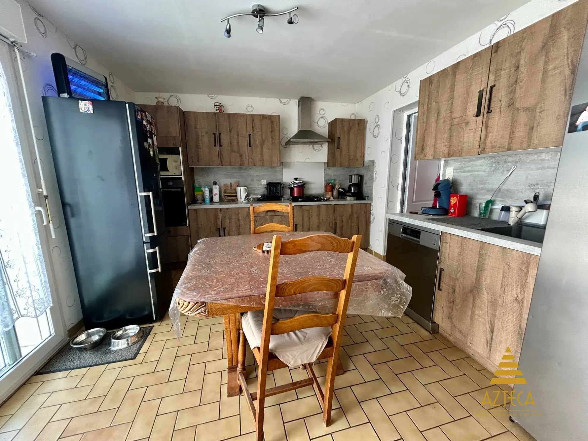 Maison à vendre à Estrun avec grand terrain et garage - Provençale et lumineuse 