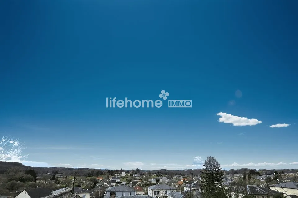 Maison à Saint-Vaury avec grand terrain, piscine et vente en ligne 