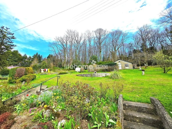 Maison à Saint-Vaury avec grand terrain, piscine et vente en ligne