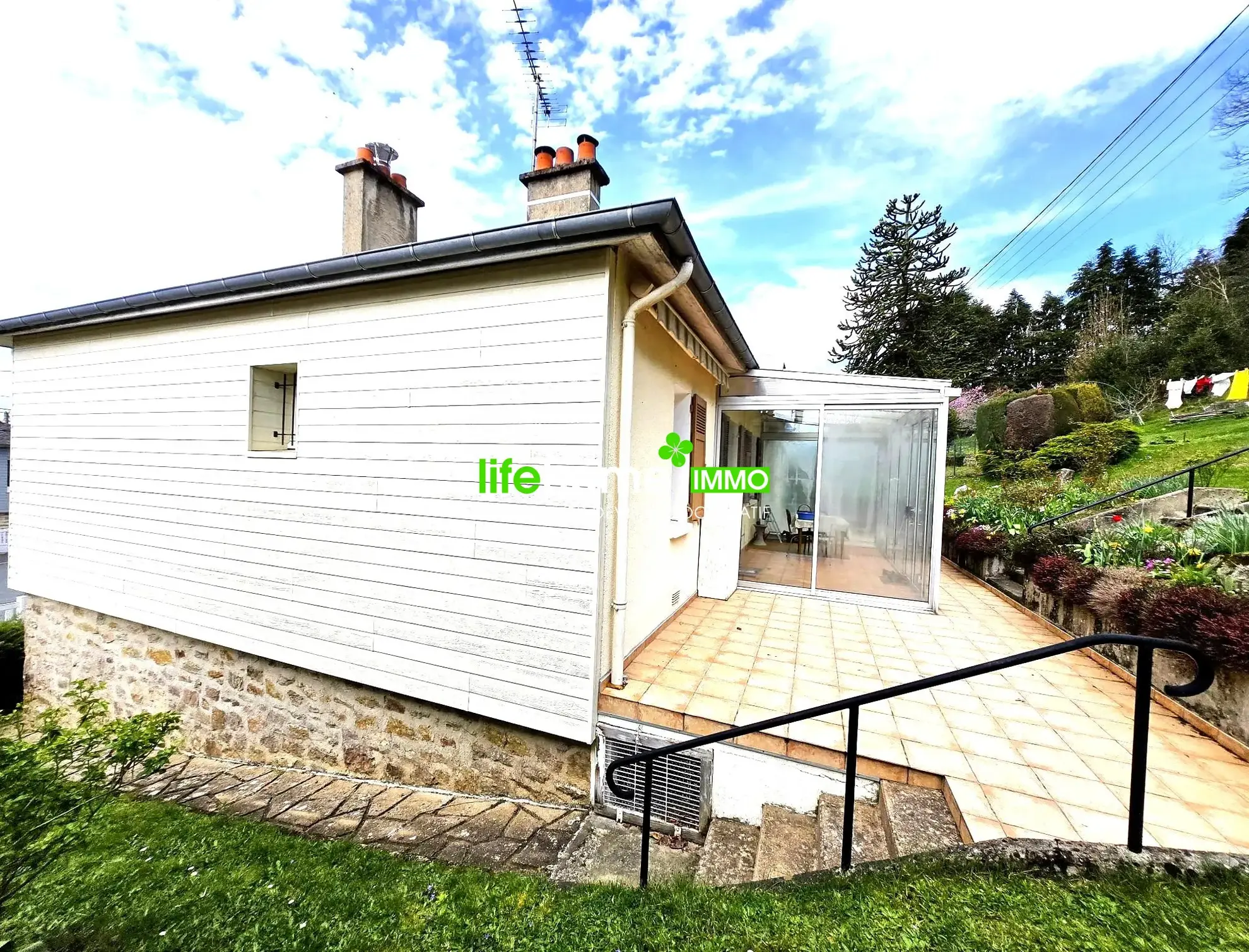 Maison à Saint-Vaury avec grand terrain, piscine et vente en ligne 