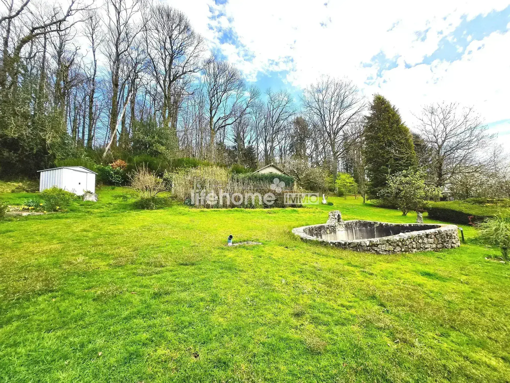 Maison à Saint-Vaury avec grand terrain, piscine et vente en ligne 