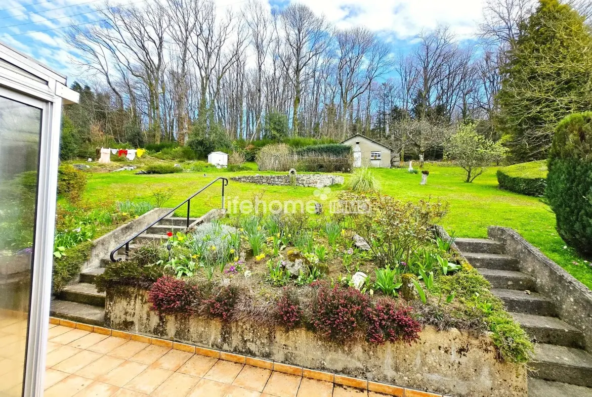 Maison à Saint-Vaury avec grand terrain, piscine et vente en ligne 