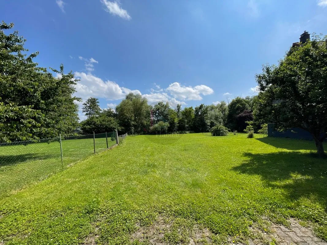 Terrain de 12,46 ares constructible à Offendorf, calme et verdoyant 