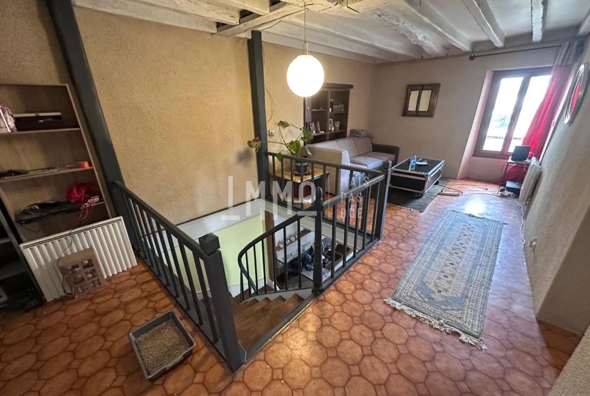 Maison à Mayet avec 3 chambres, jardin et dépendance - Qualité et confort 